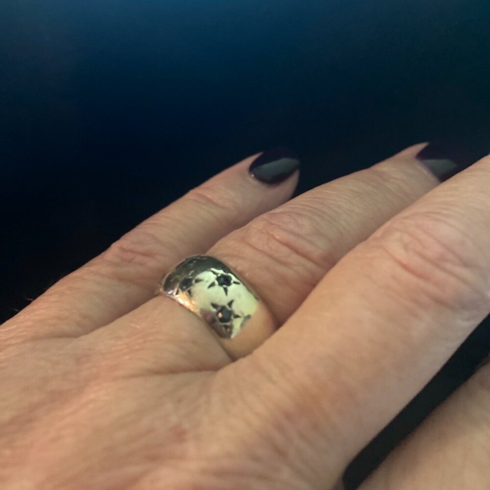 Silver band with sapphire chips